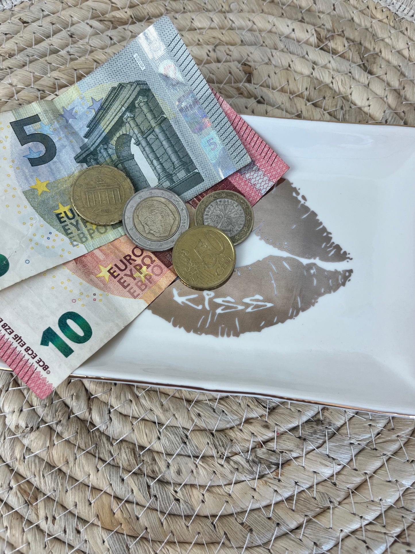 Geld schaaltje lippen