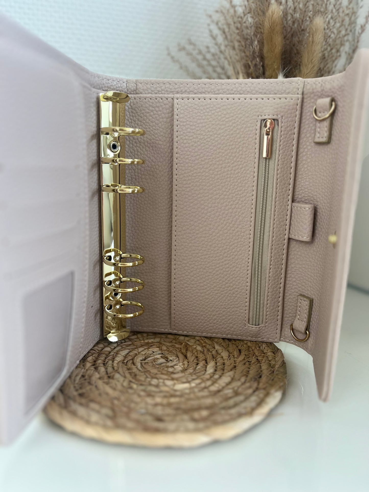 Luxe envelop binder pebble beige