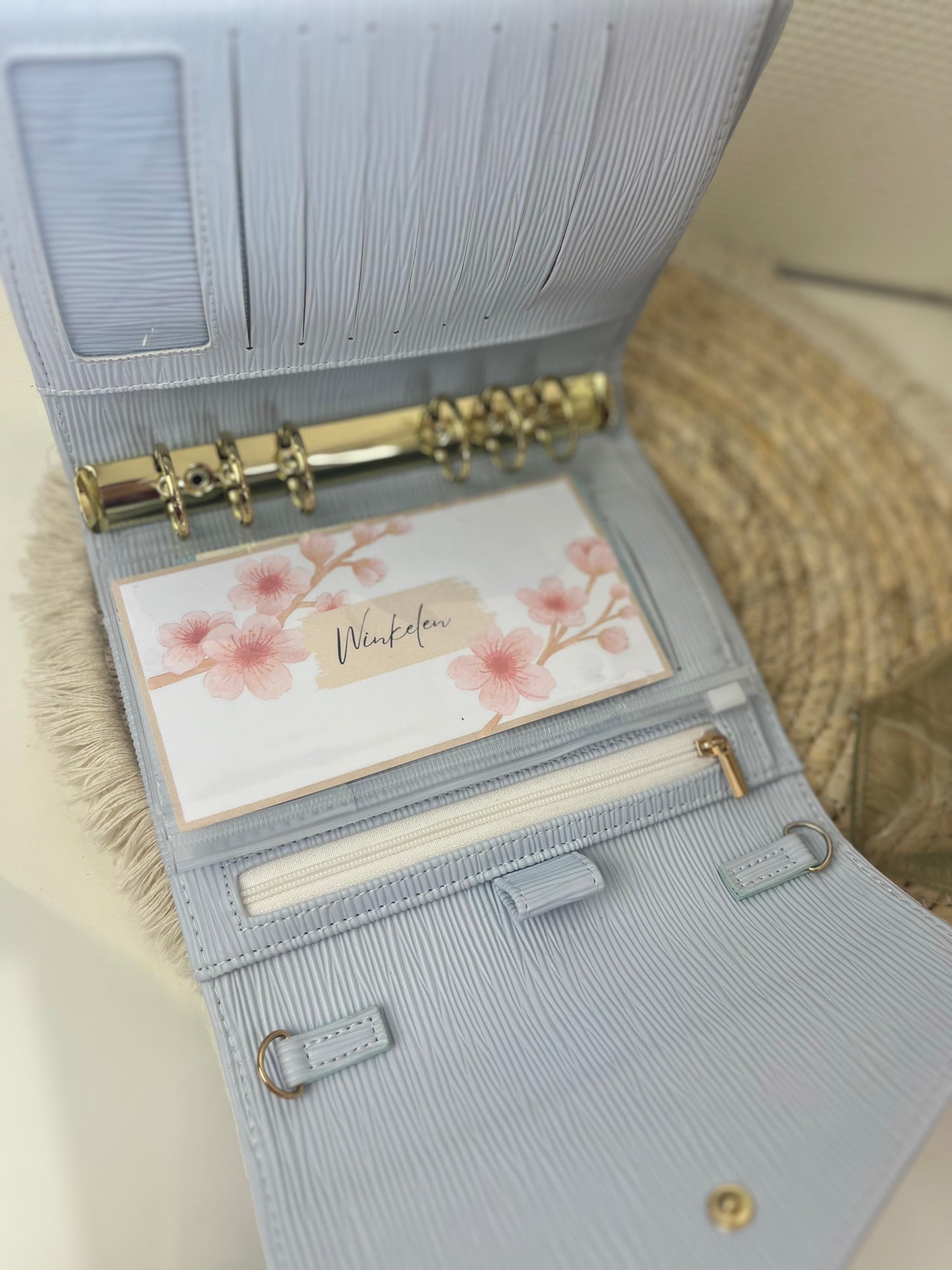 envelope binder saffiano ijsblauw