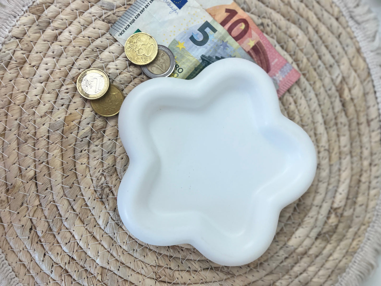 Geld schaaltje bloem