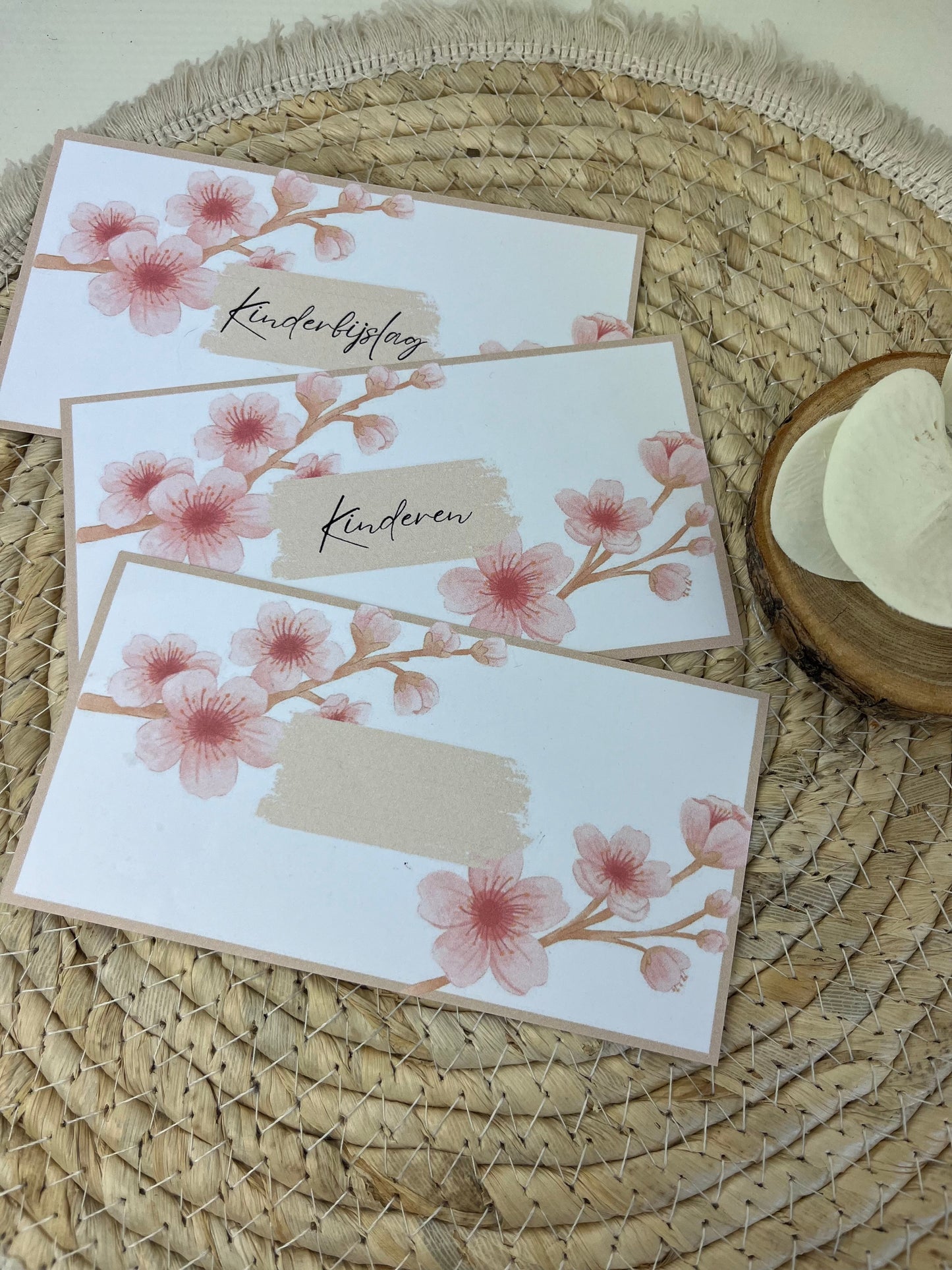 Nieuwe dashboard teksten bloemen beige roze