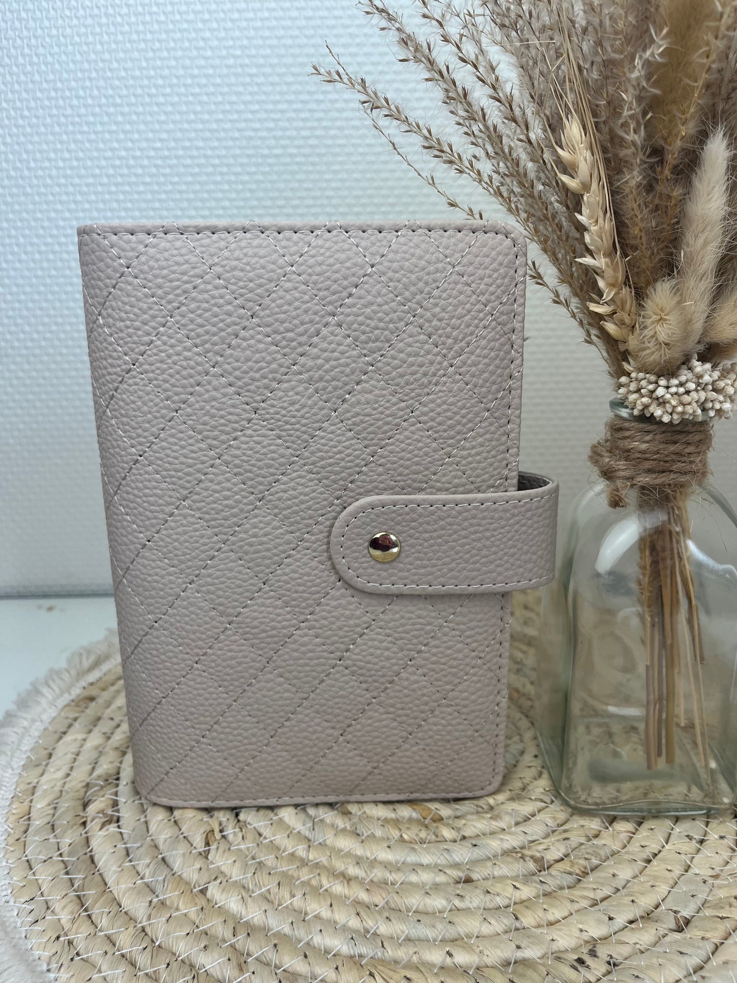 Luxe pebble binder beige