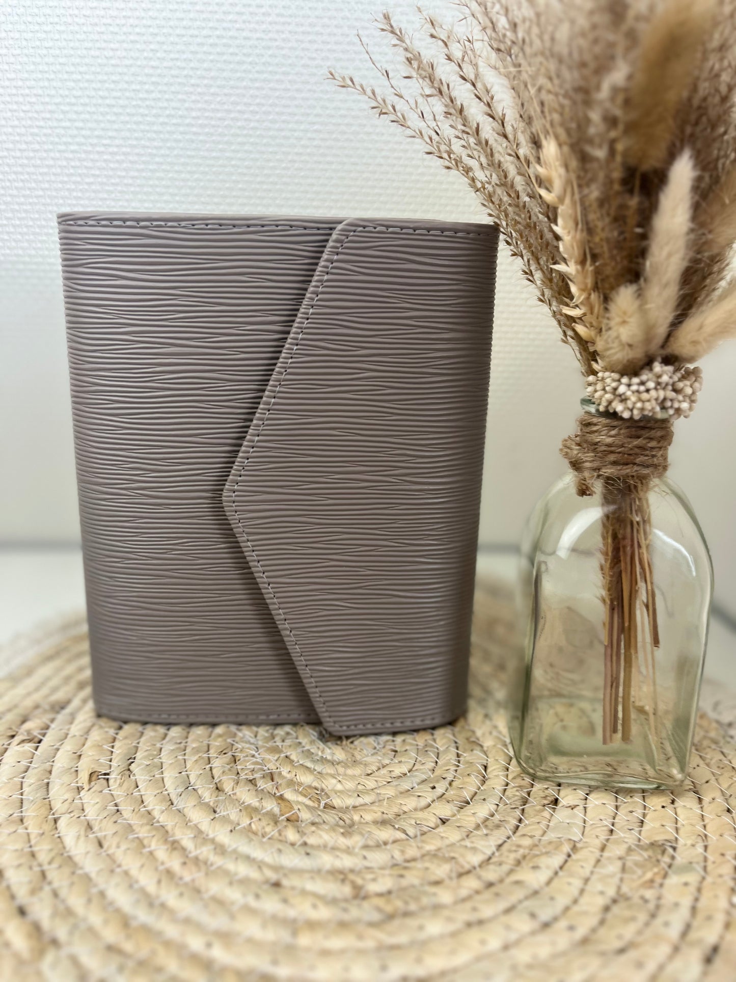 Envelop binder saffiano taupe