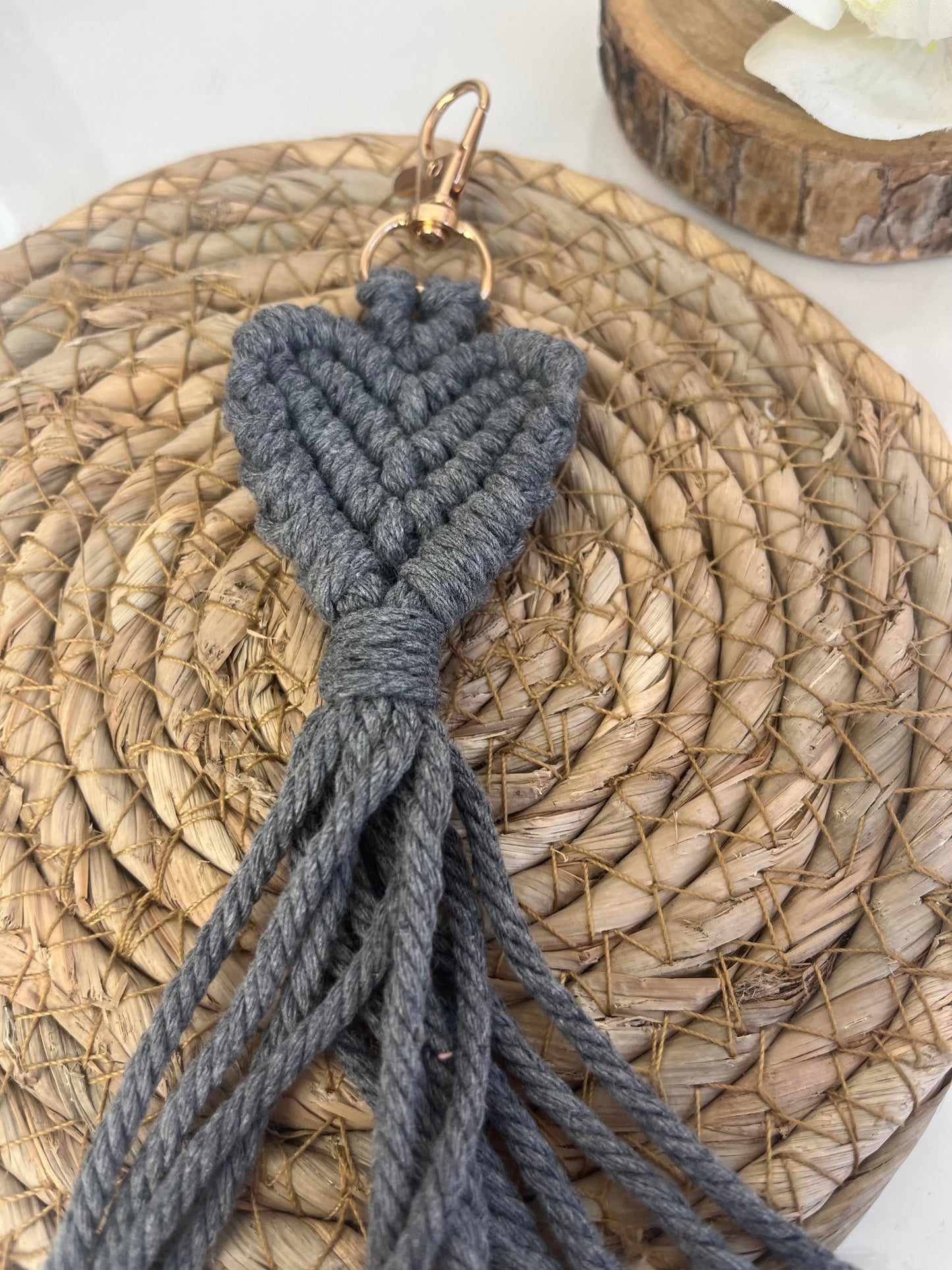 Sleutelhanger macramé hart grey