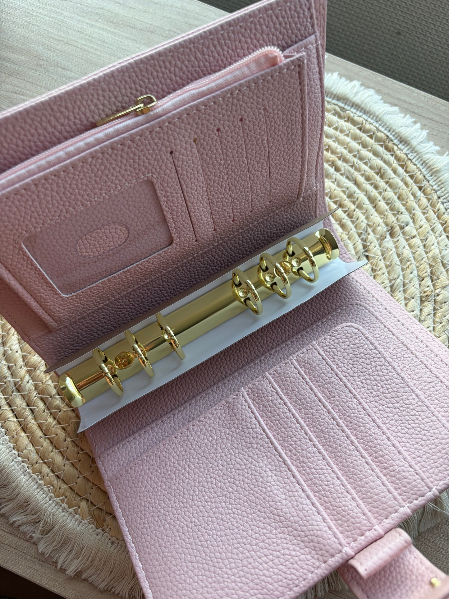 A6 binder dubbele drukknoop zacht roze