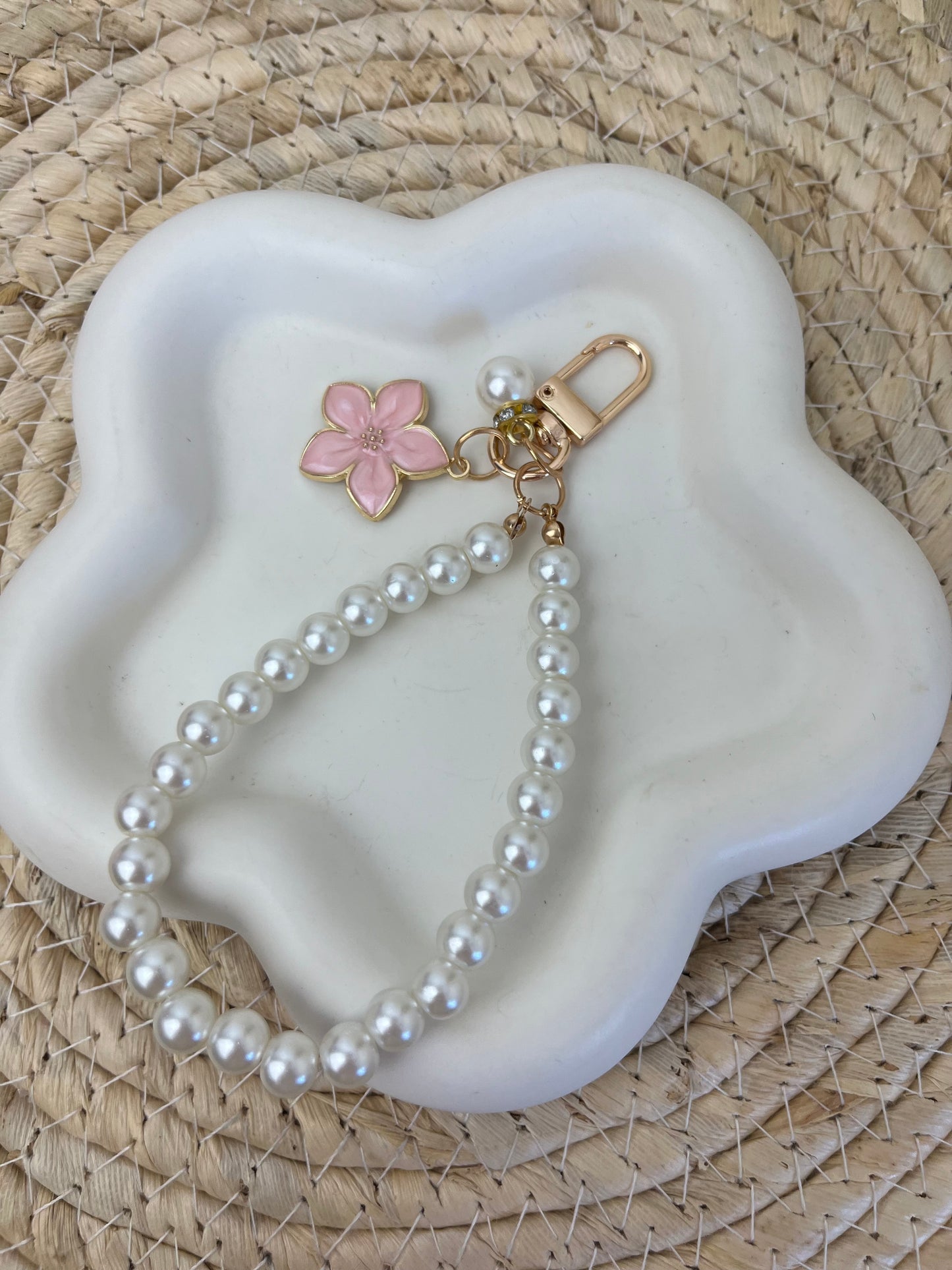 Hanger parel roze bloem
