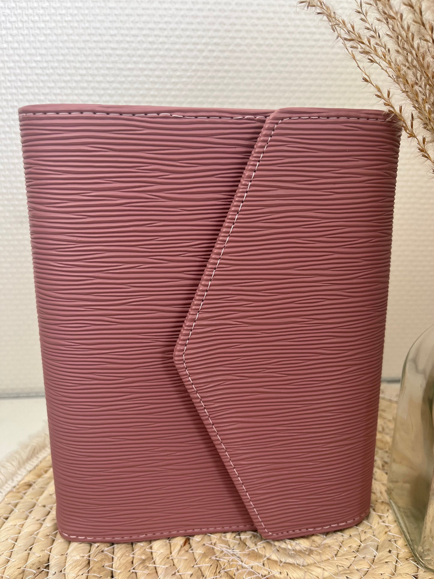 Envelope binder mauve