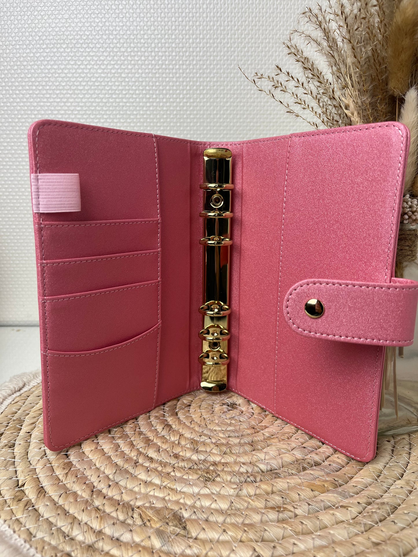 Binder roze metallic met goude ringband