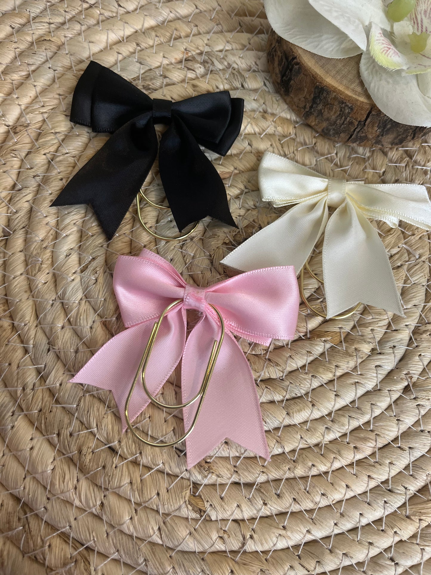 Binder bow