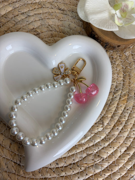 Hanger met parels en roze kersjes