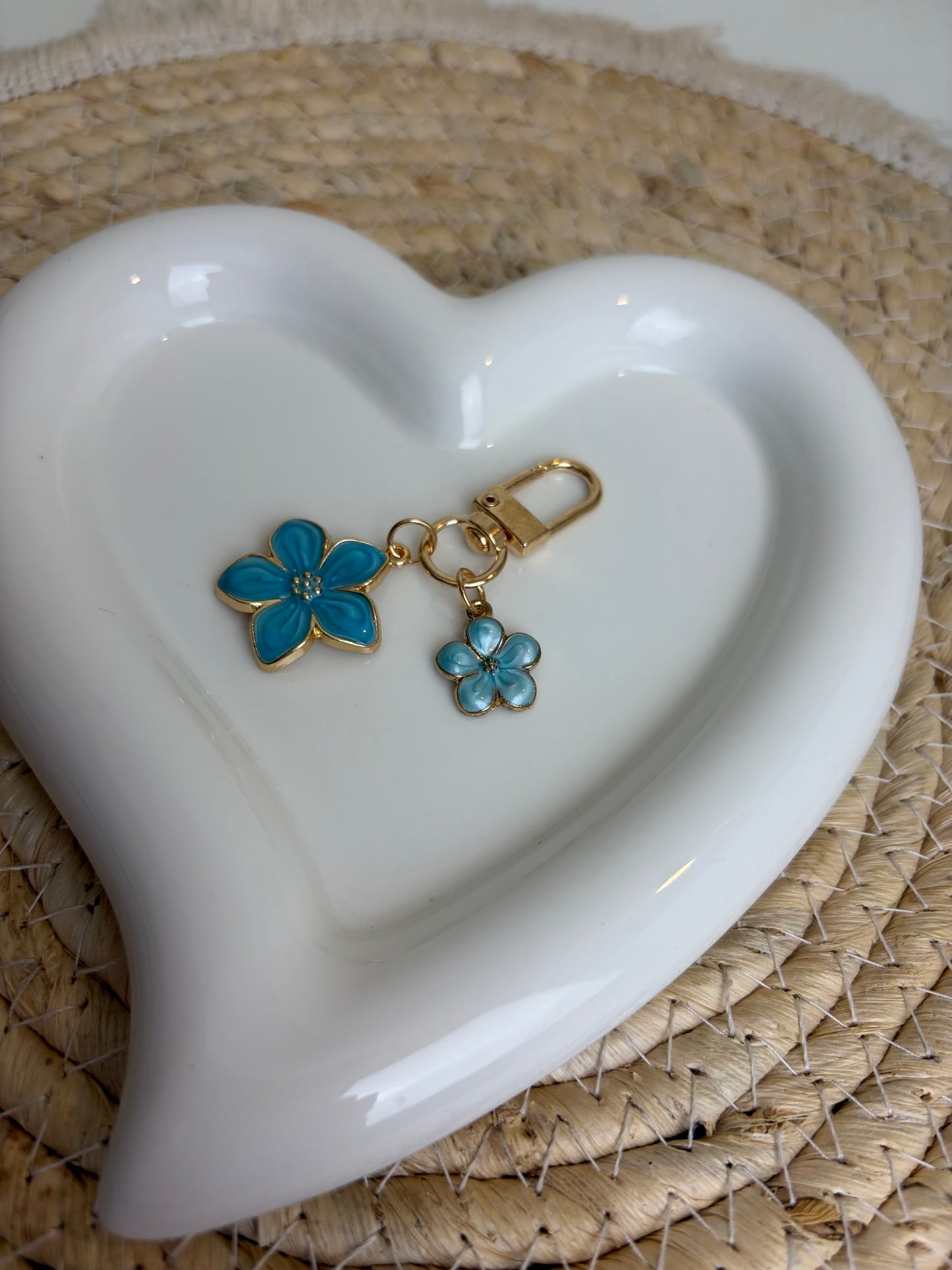 Hanger 2 bloemetjes blauw