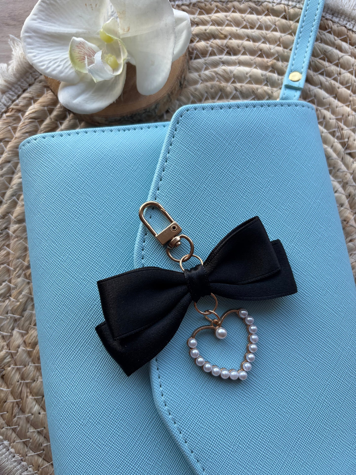 Strik hanger met parel hart zwart
