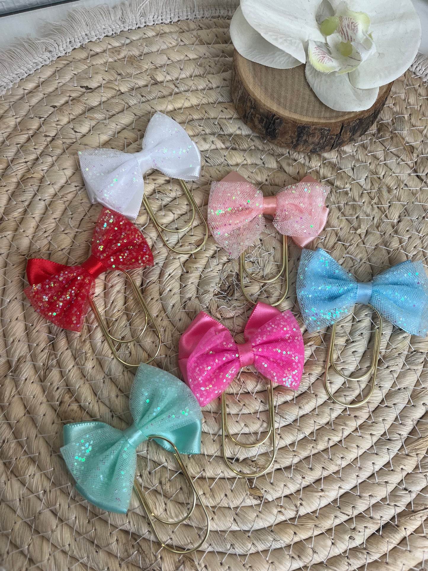 Binder bow glitter