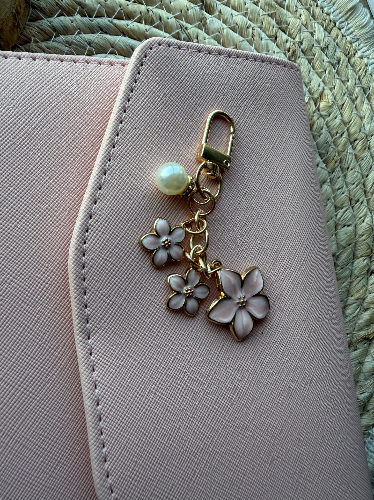 Hanger 3 roze bloemetjes