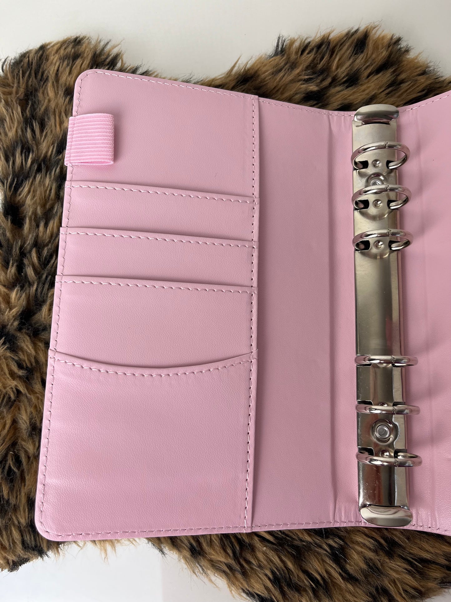 Binder slot roze