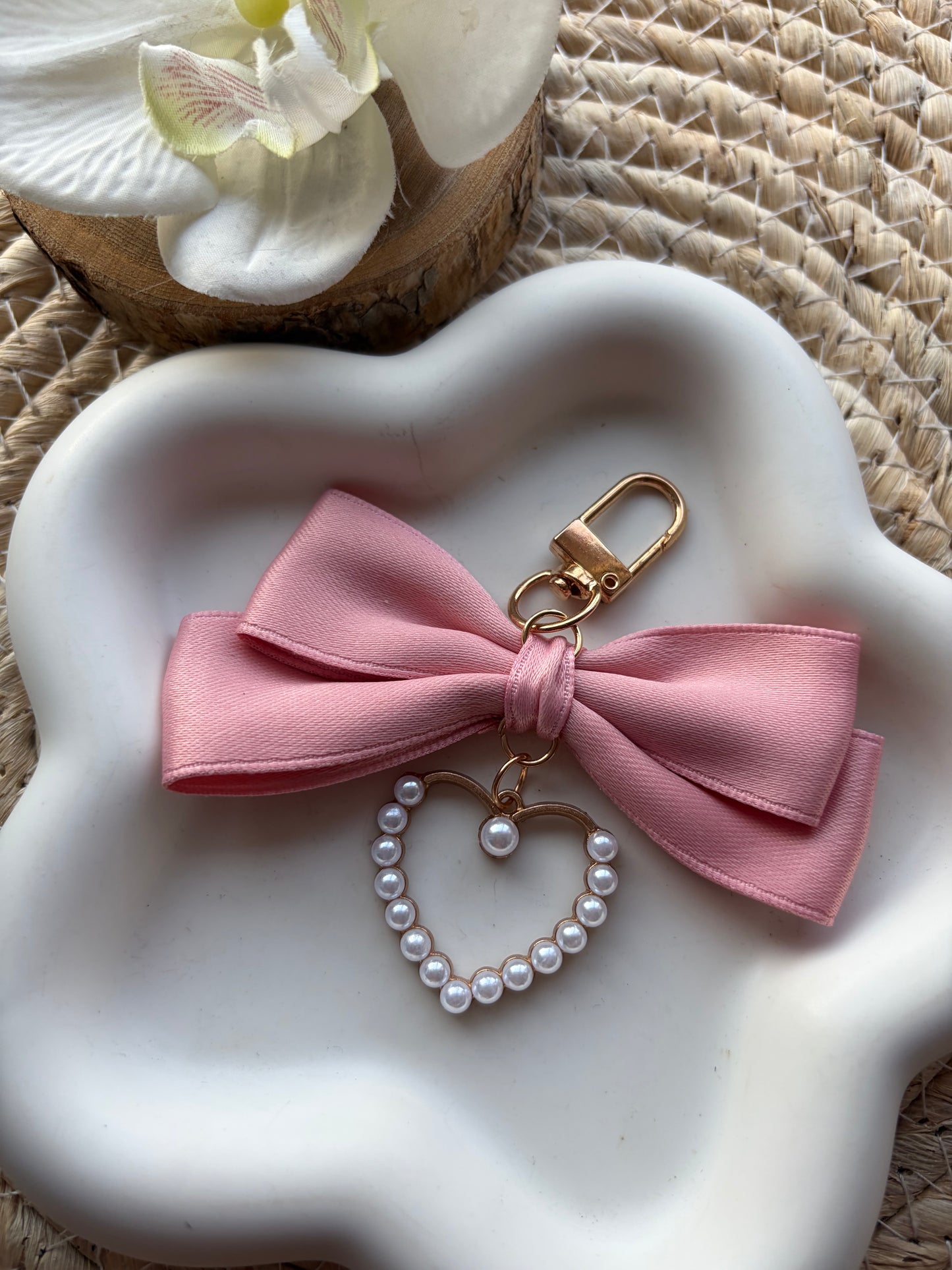Strik hanger met parel hart roze