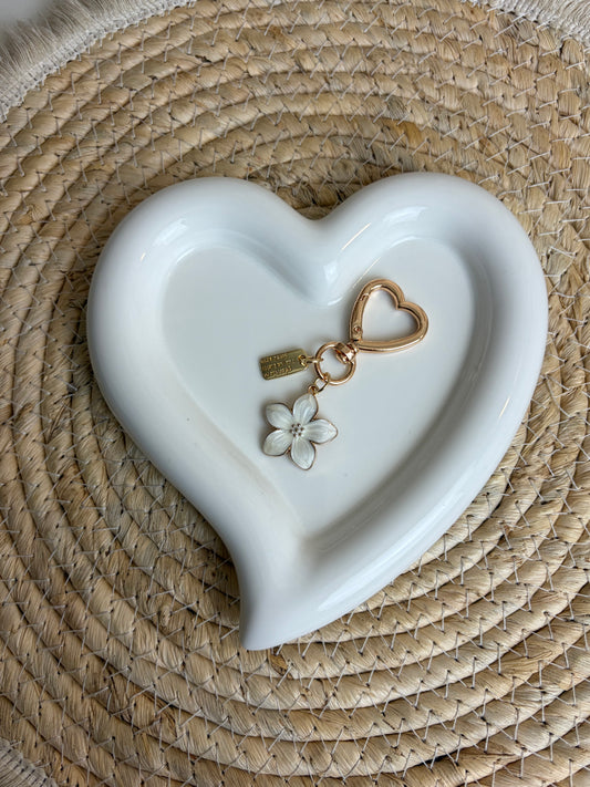Hanger hart met bloem crème