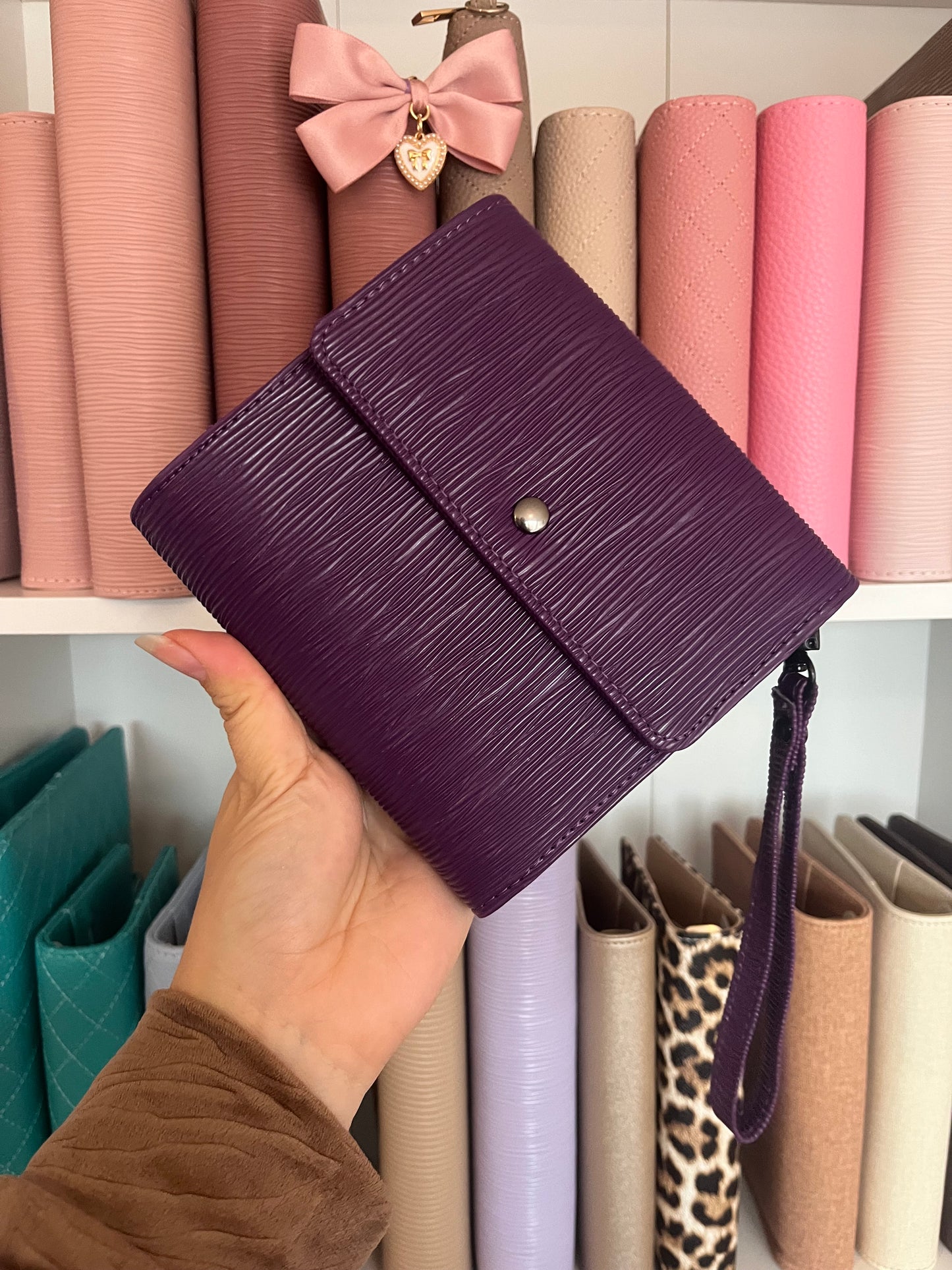 A7 portemonnee binder zwarte details