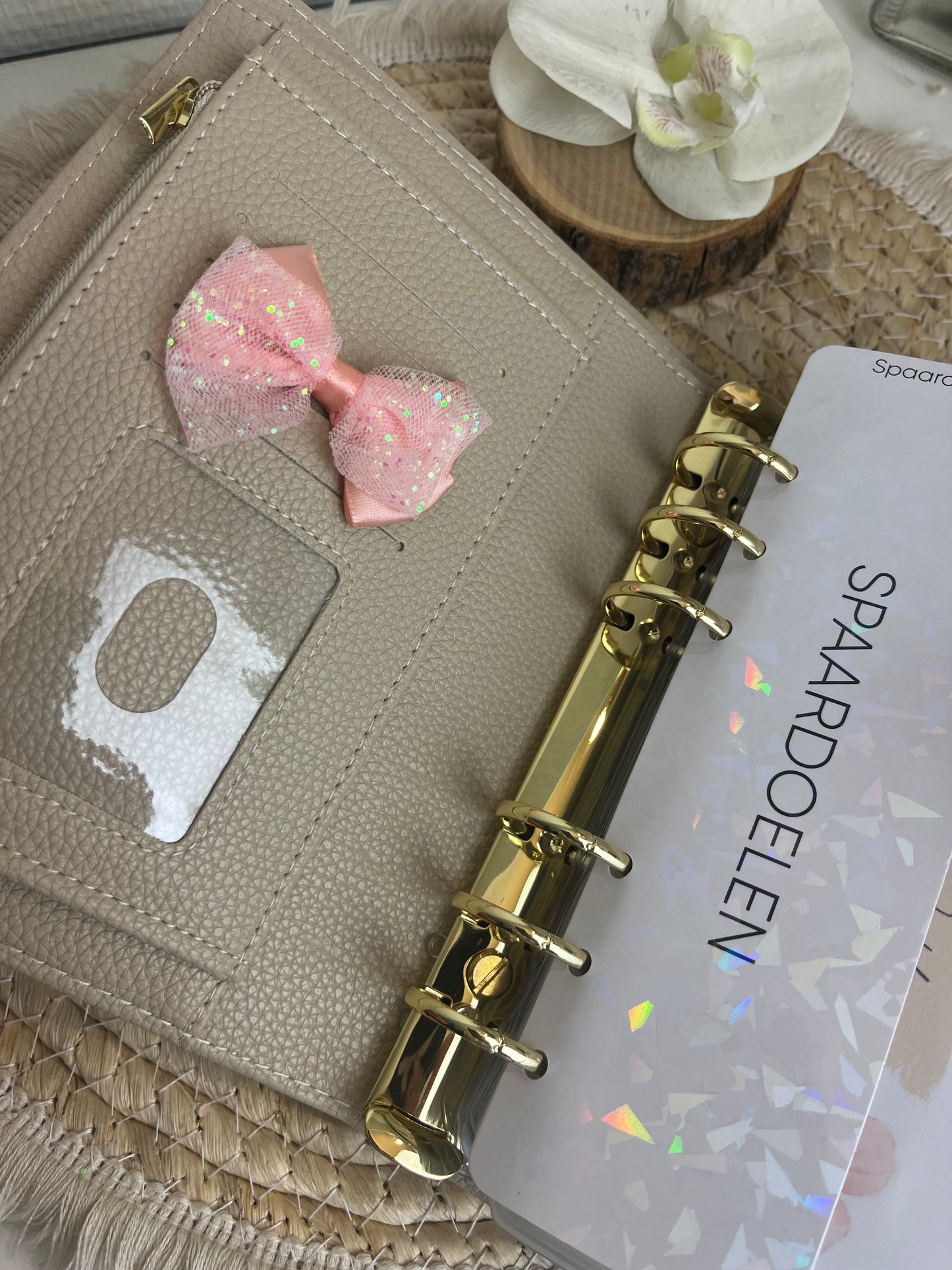 Binder bow glitter