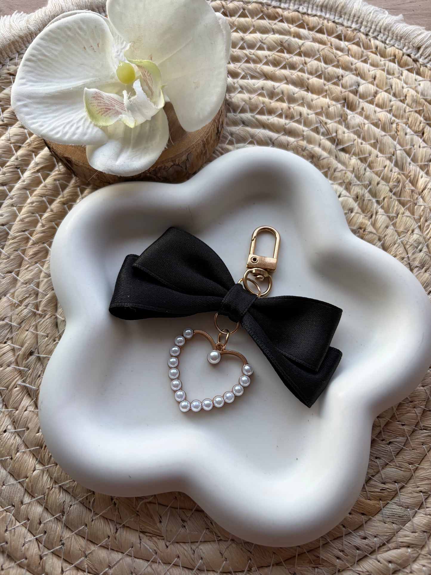 Strik hanger met parel hart zwart