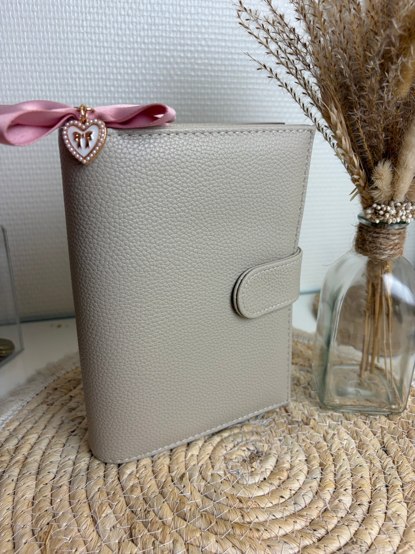 A6 binder dubbele drukknoop beige