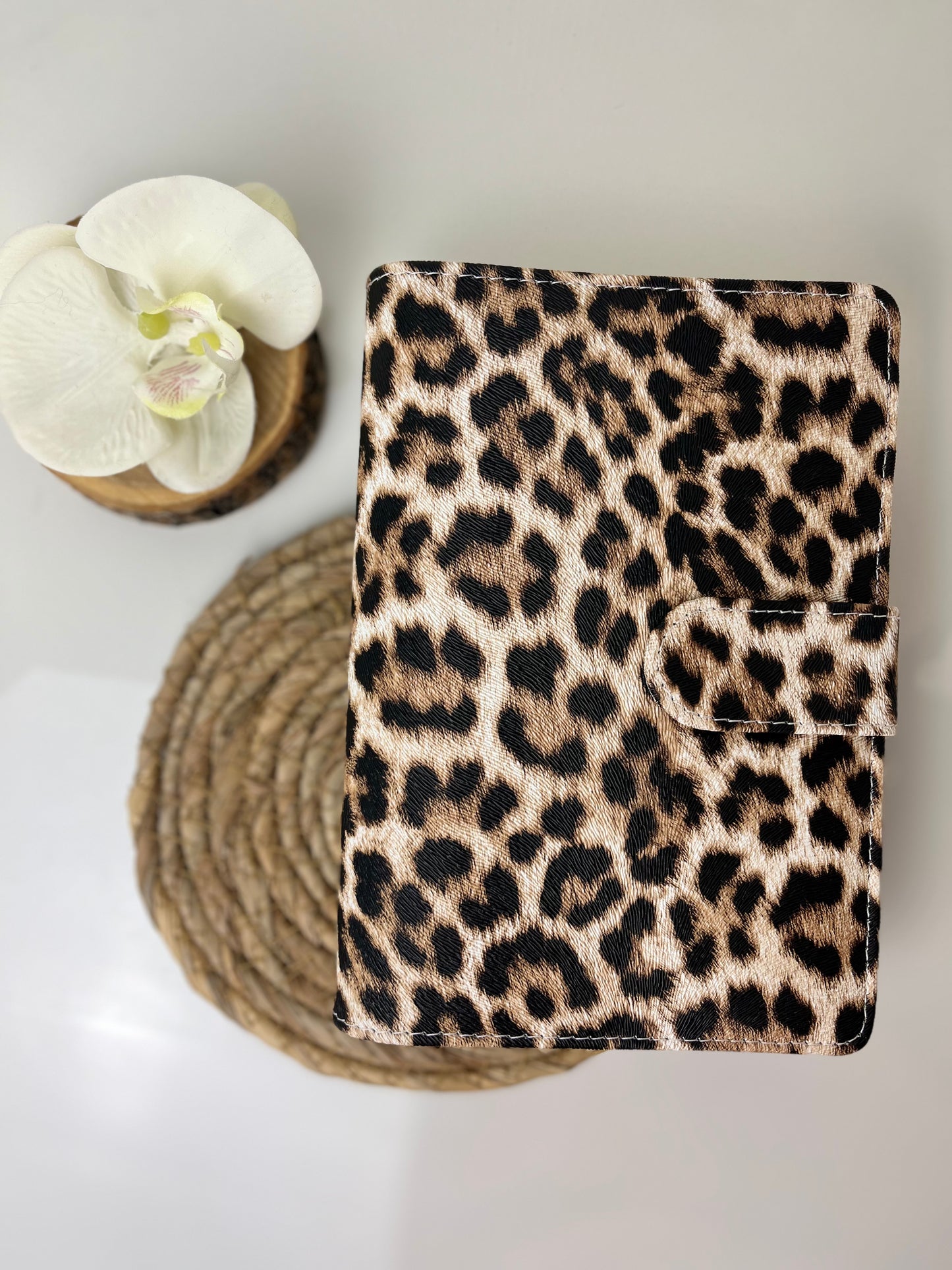 Binder panter print beige