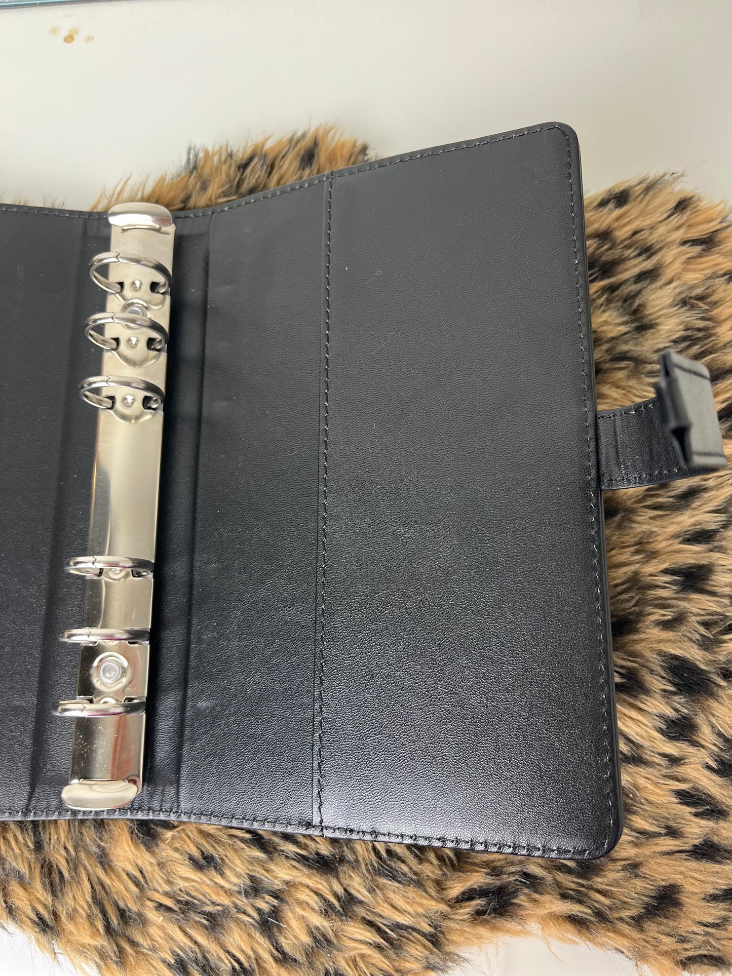 Binder slot zwart