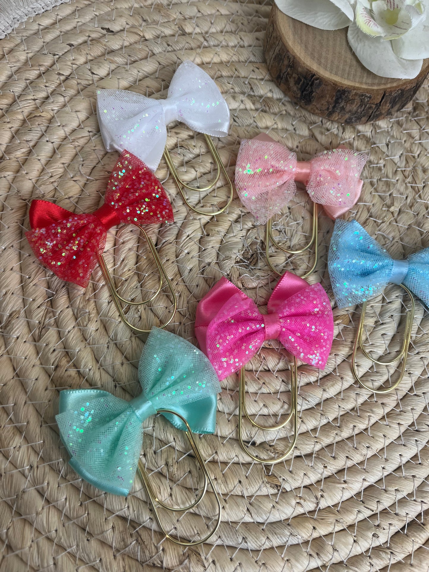 Binder bow glitter
