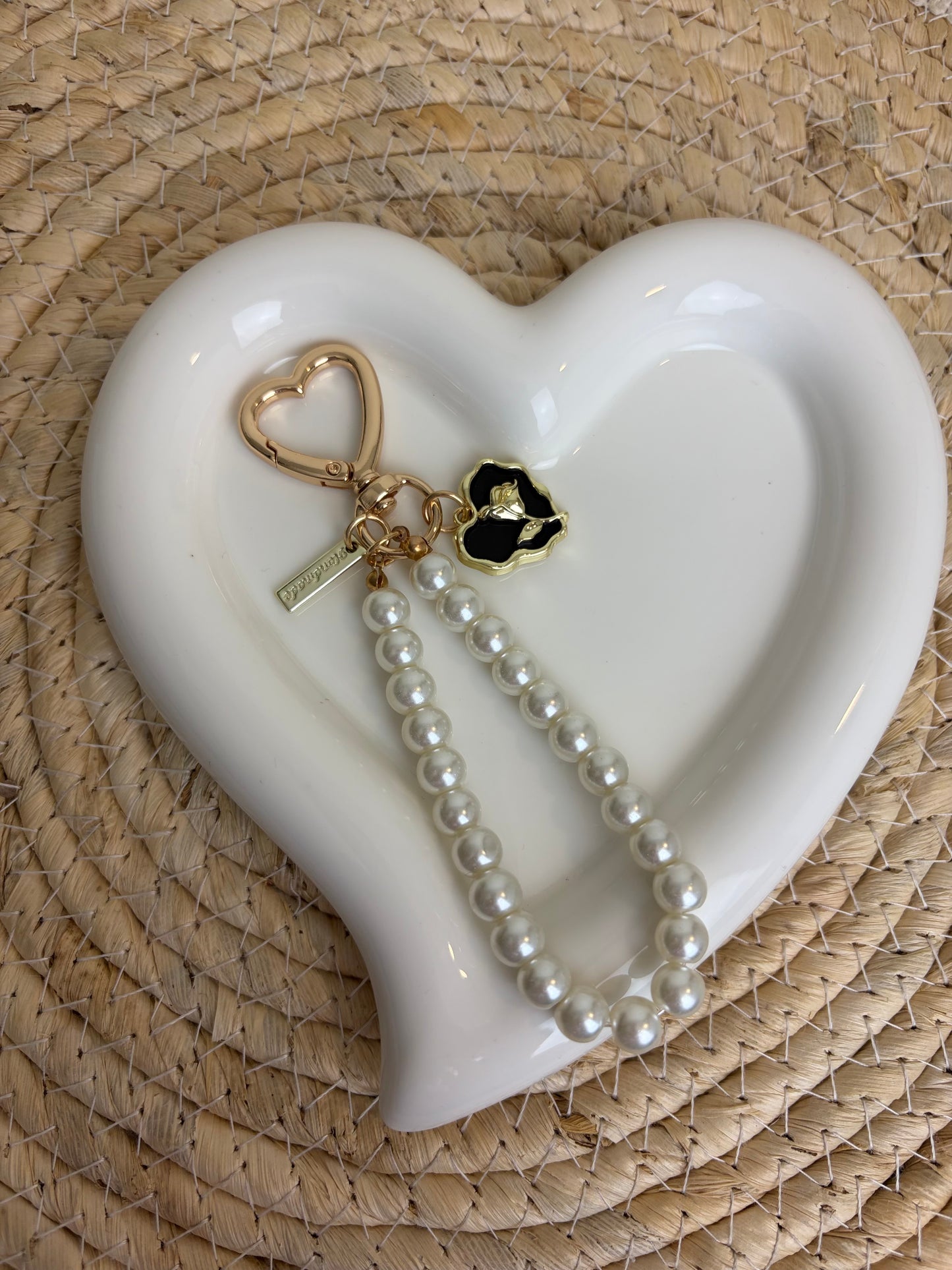 Hanger hart zwart roosje