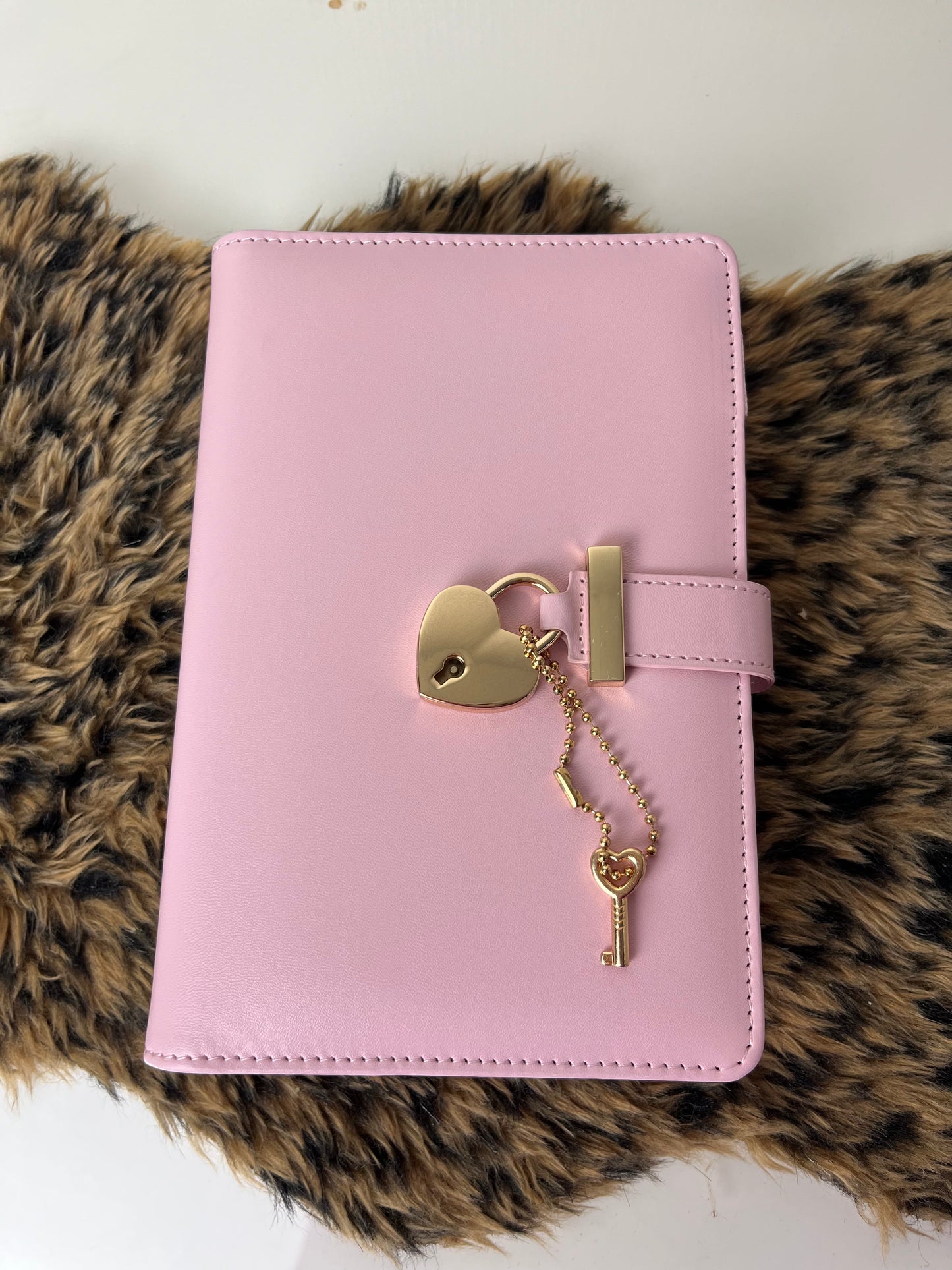 Binder slot roze