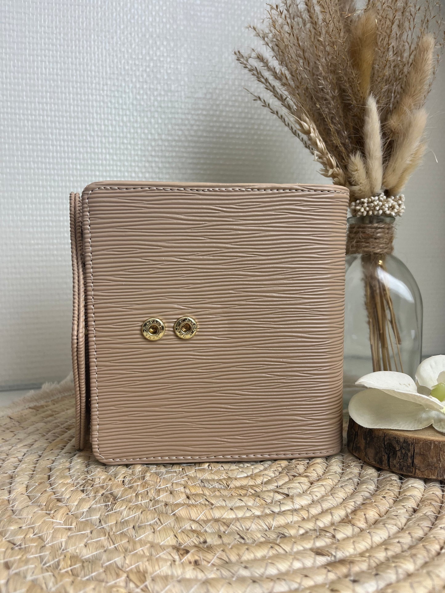 A7 envelop binder camel