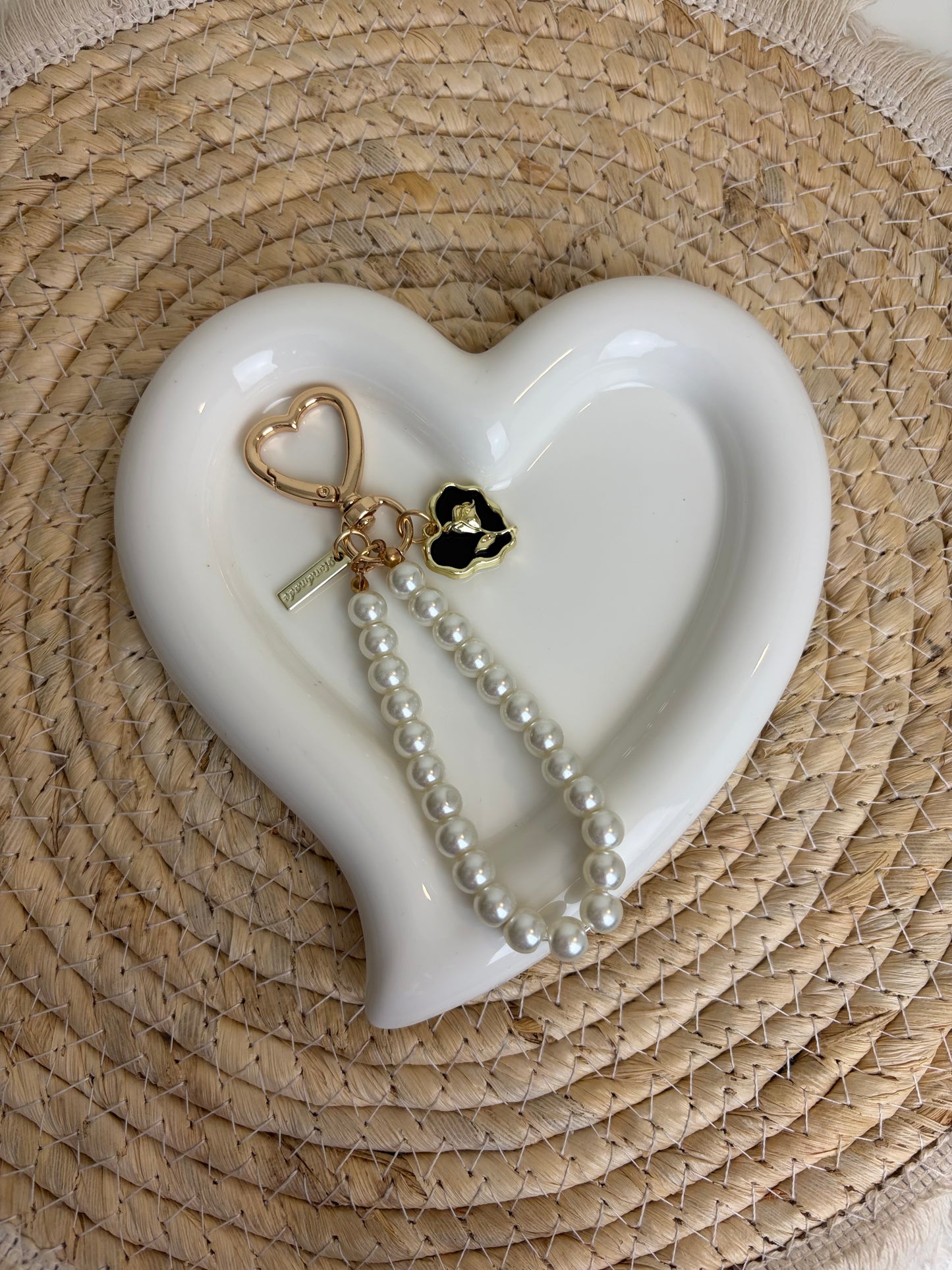 Hanger hart zwart roosje