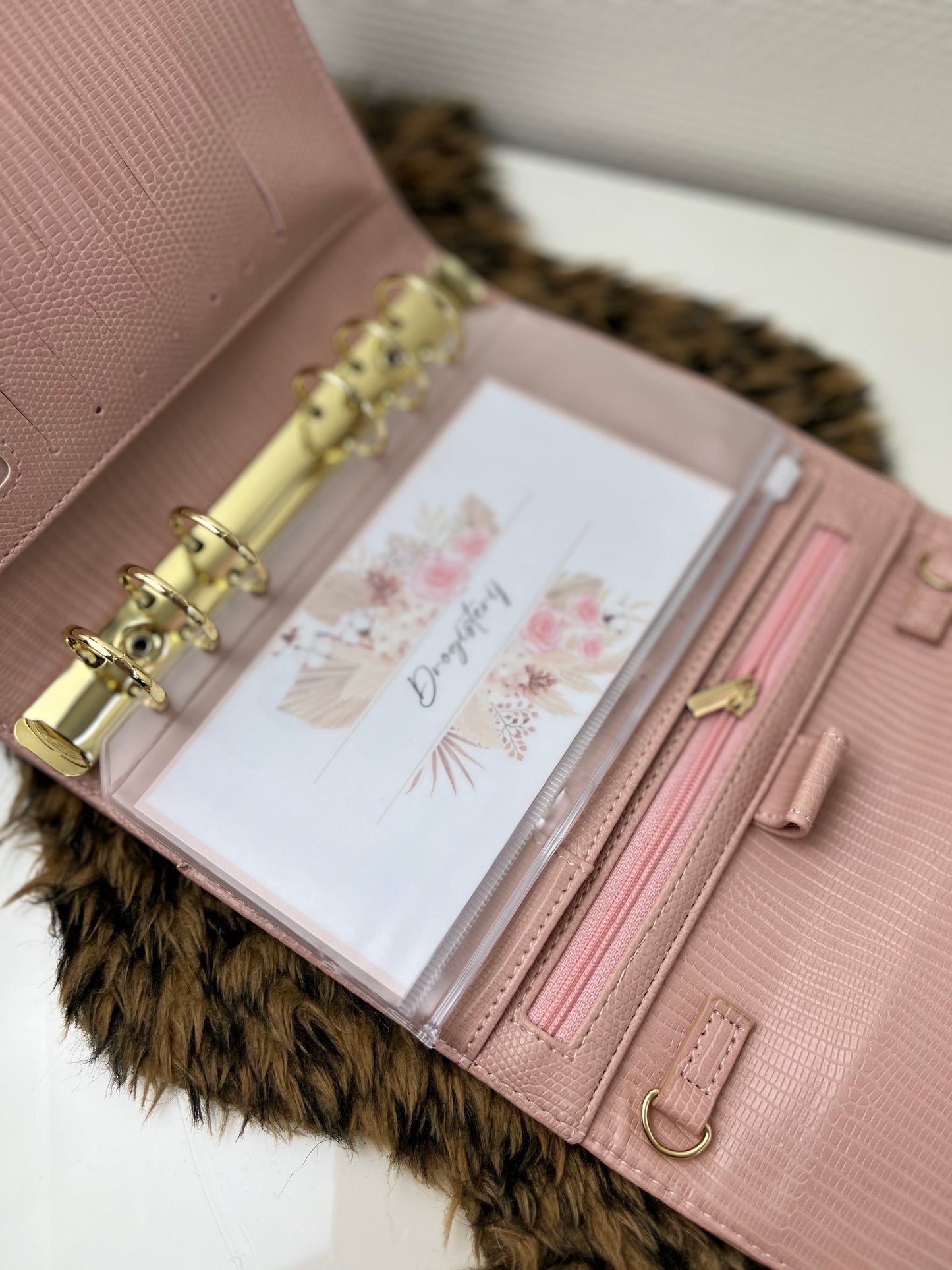 Luxe envelop binder lizzard a6 roze